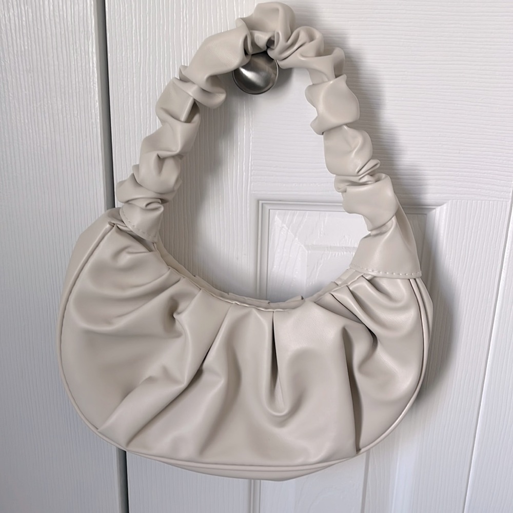 cream shoulder bag (brand new)